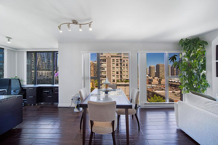 1105 1155 Homer Street