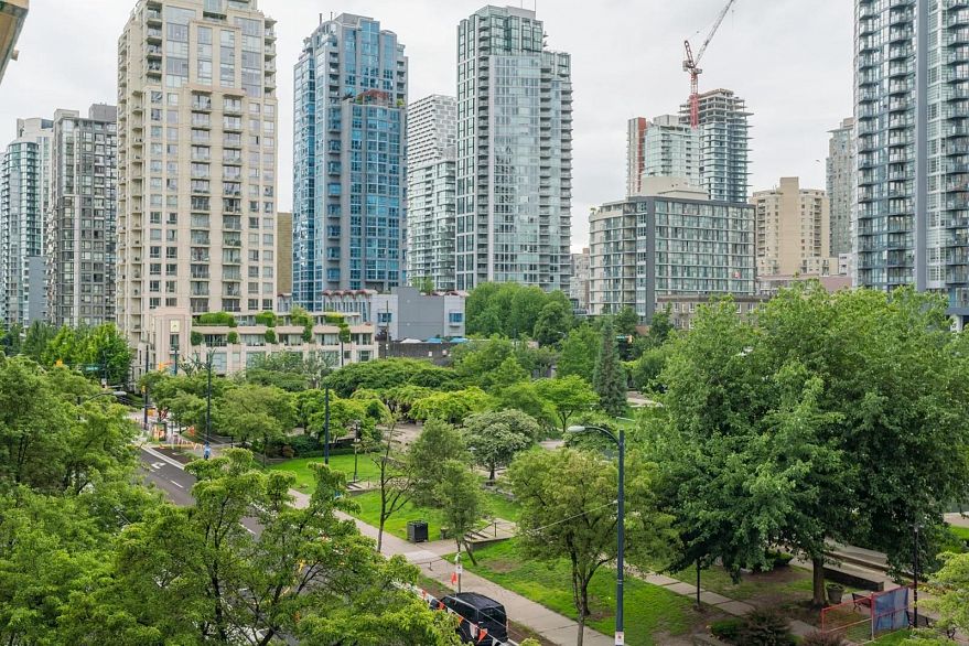 505 488 Helmcken Street