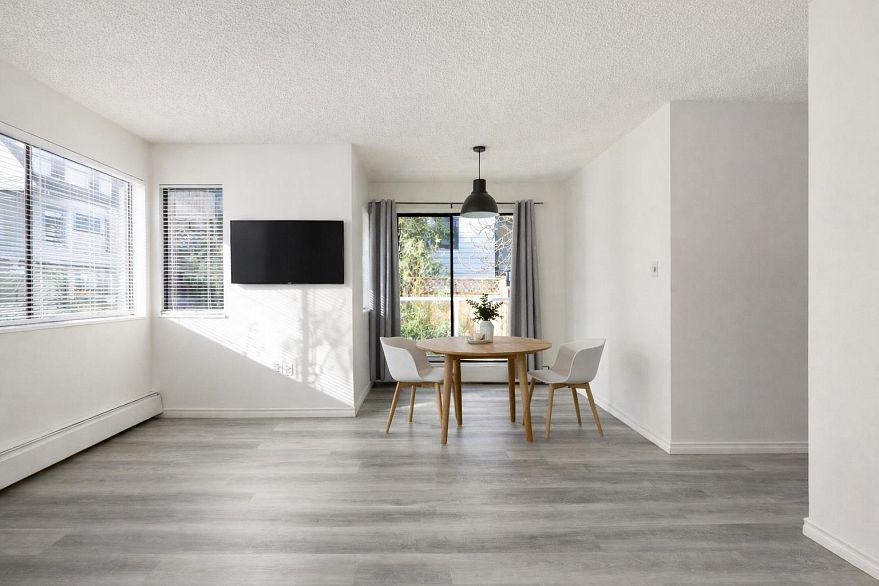 215 830 E 7th Avenue