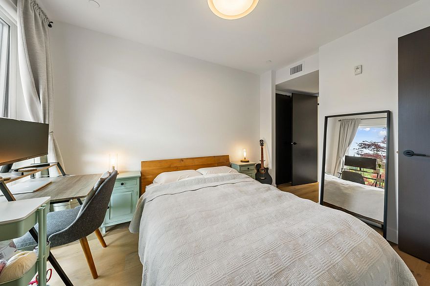 201 5089 Quebec Street