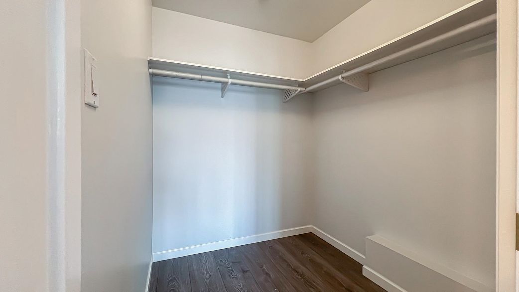 1206 909 Burrard Street