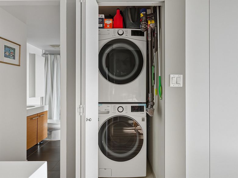 706 2770 Sophia Street