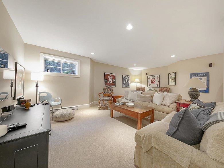 28 5650 Hampton Place