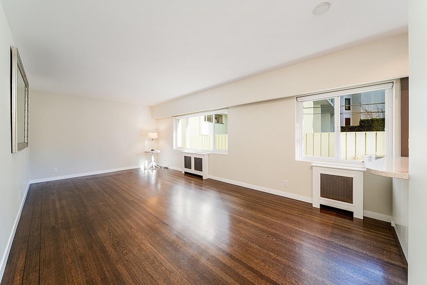 106 1972 Robson Street