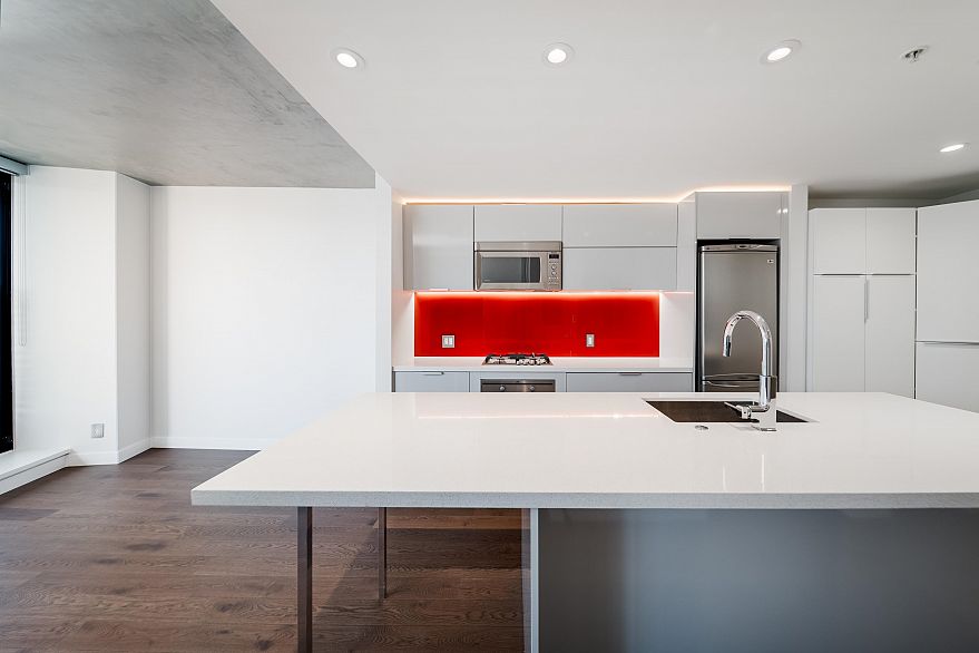 2508 108 W Cordova Street