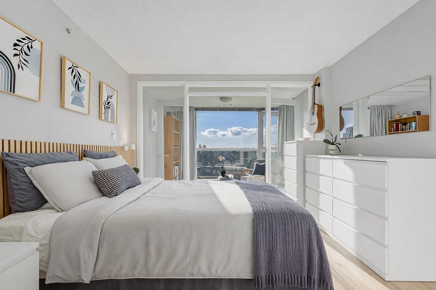 706 2770 Sophia Street