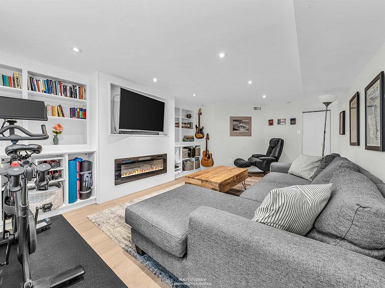 2690 Kitchener Street