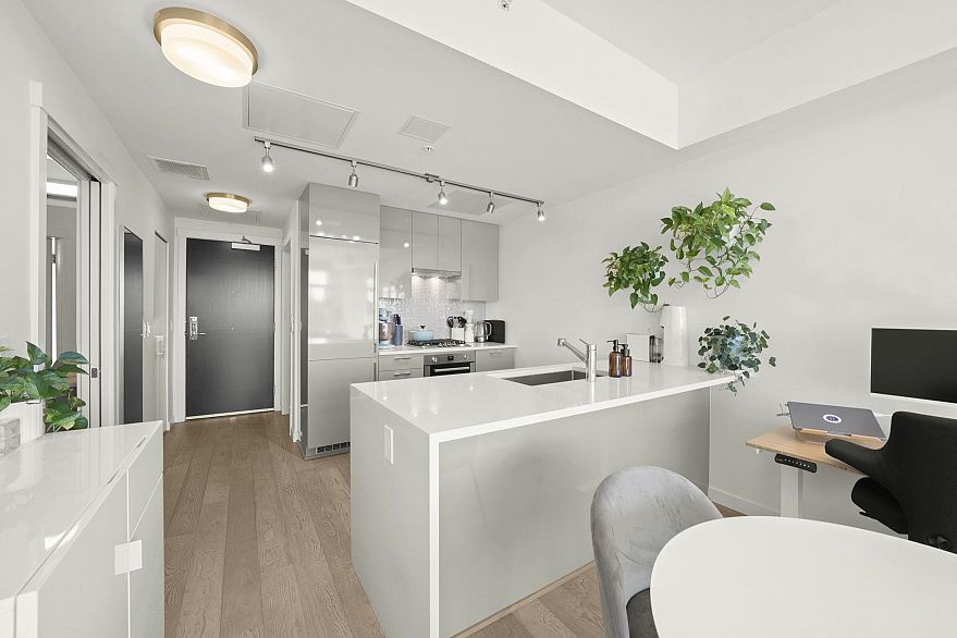 401 4171 Cambie Street