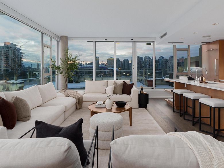 801 221 Union Street