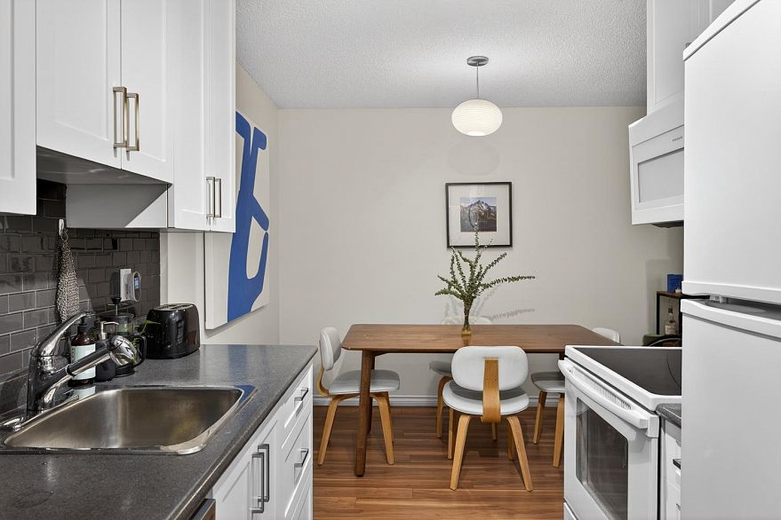 326 680 E 5th Avenue