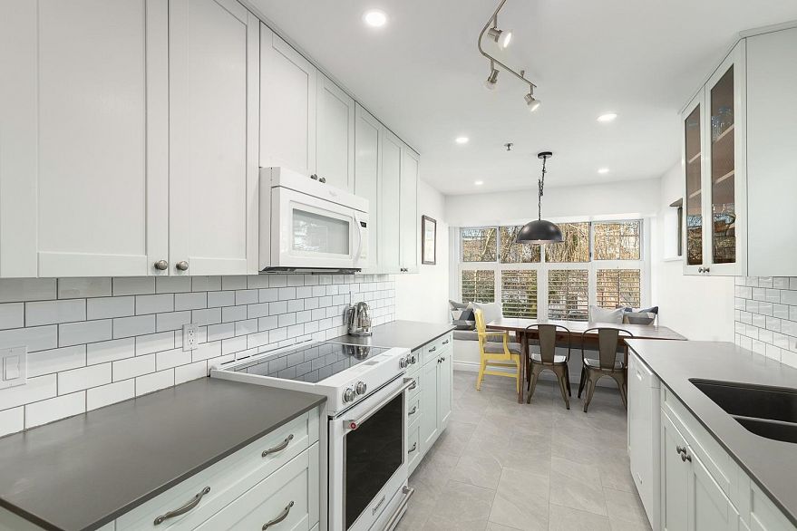 15 4157 Sophia Street