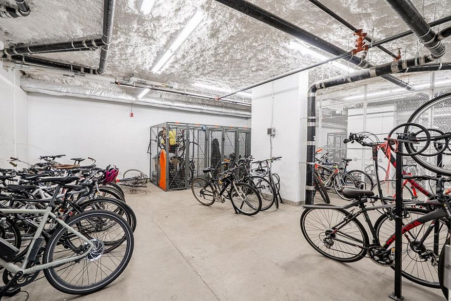 622 289 E 6th Avenue