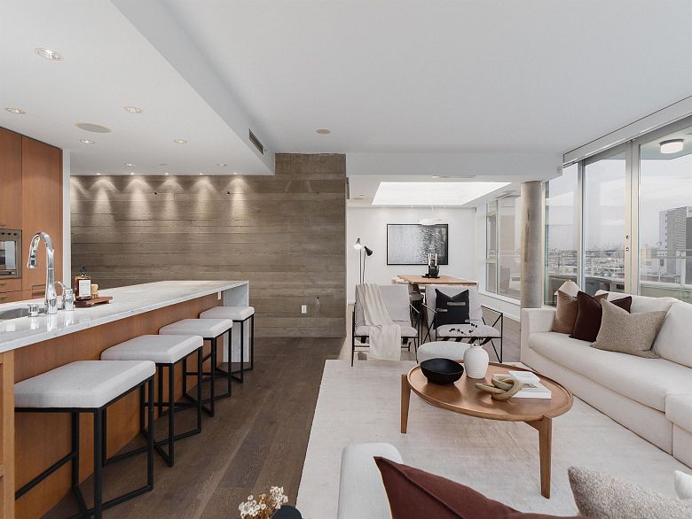 801 221 Union Street