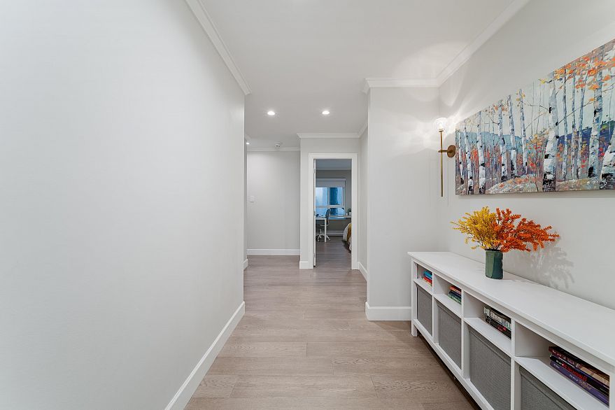 301 1234 Pendrell Street