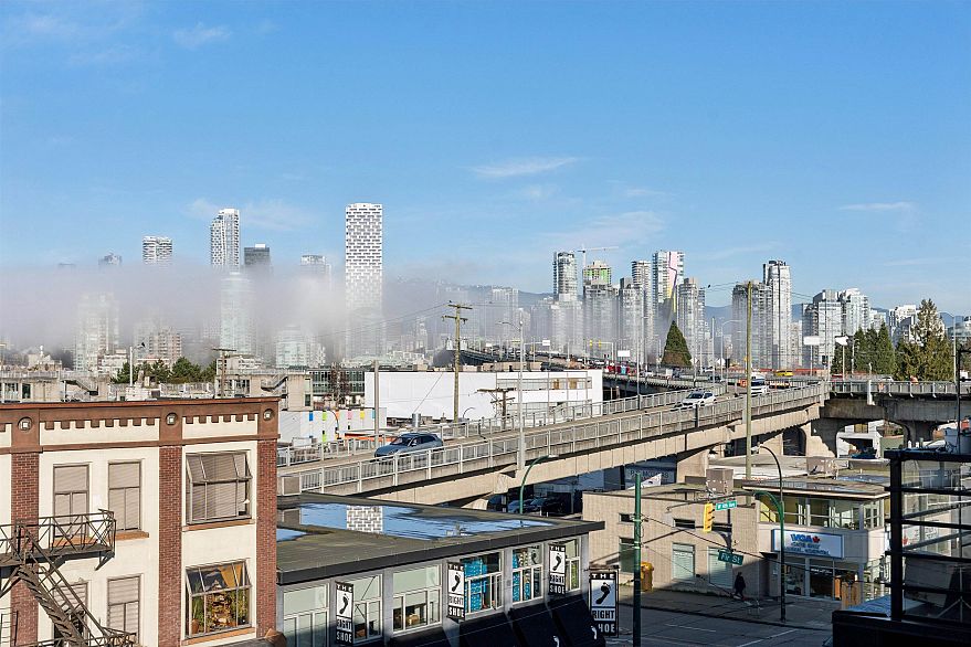 209 1628 W 4th Avenue