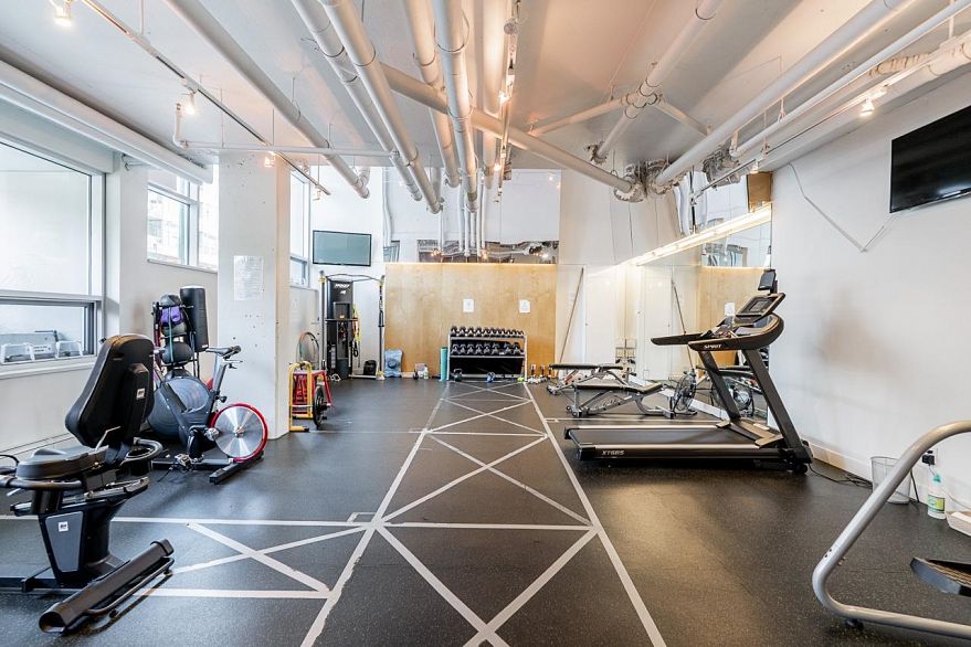 622 289 E 6th Avenue