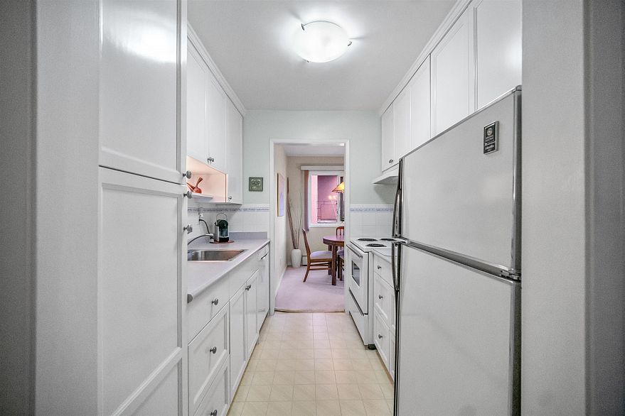 202 1066 W 13th Avenue