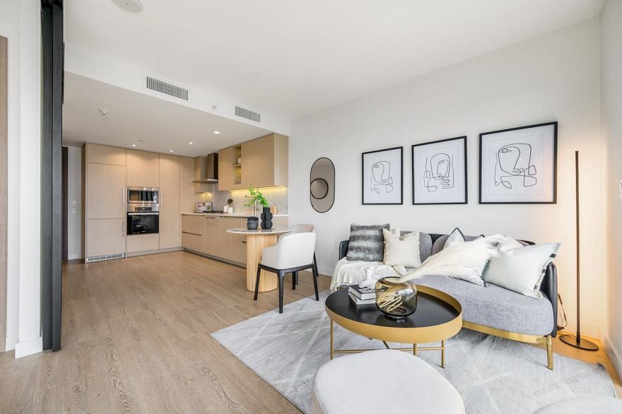 1909 89 NELSON STREET, Vancouver BC V6Z 0E7