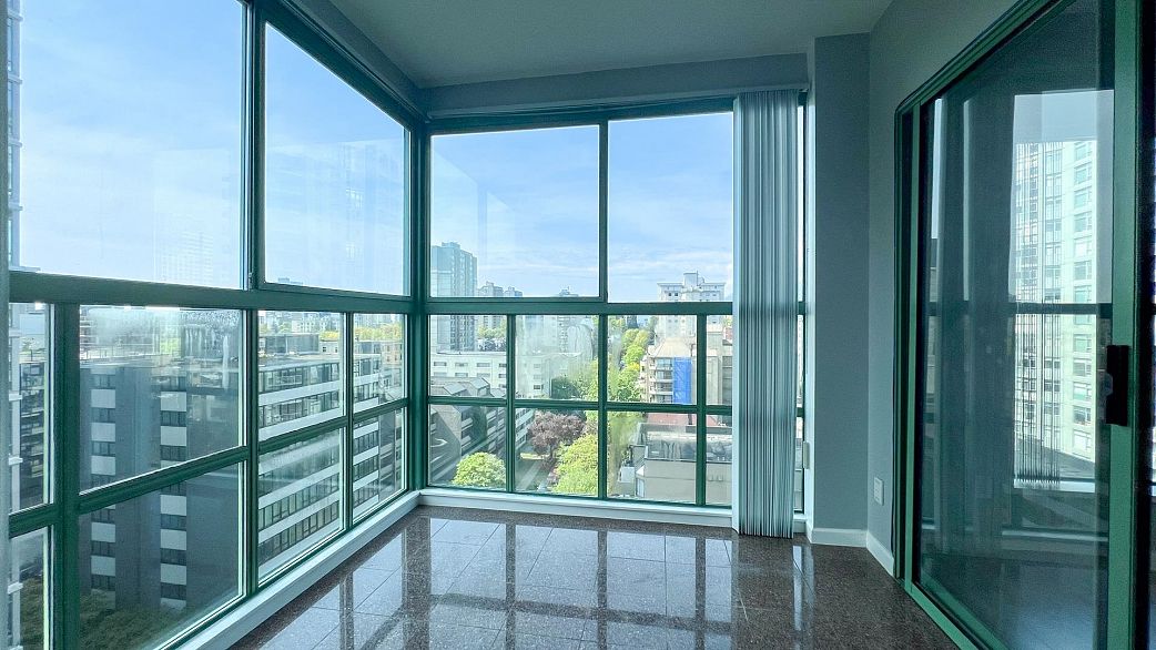 1206 909 Burrard Street