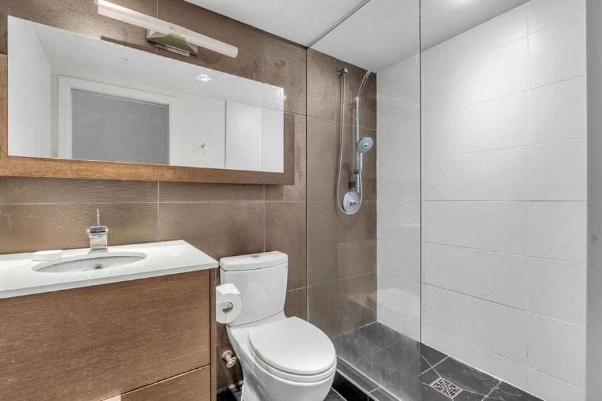 909 161 W Georgia Street