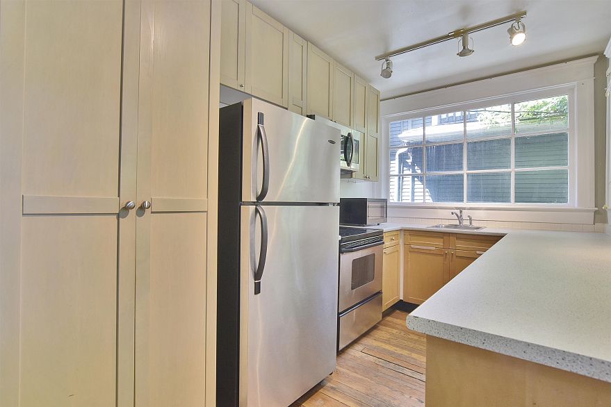 1 1517 COMOX STREET, Vancouver BC V6G 1P3