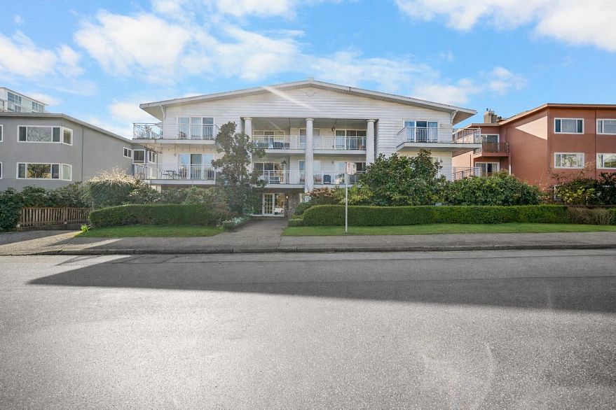 202 1066 W 13th Avenue