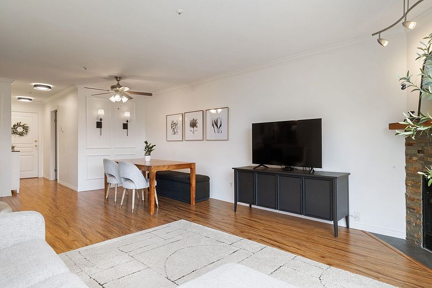 212 8450 Jellicoe Street