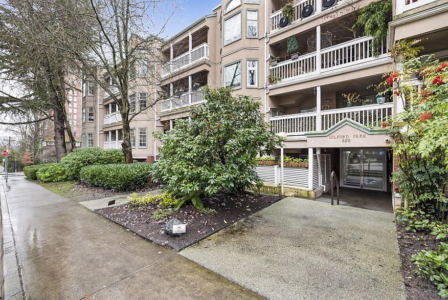 103 828 Gilford Street