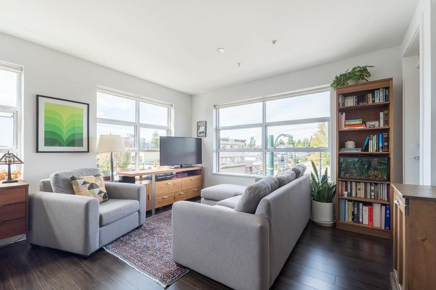 306 202 E 24th Avenue