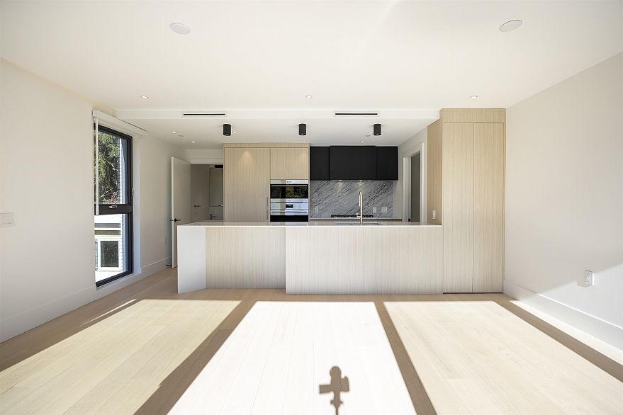 203 778 W 27th Avenue