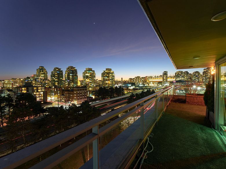 801 221 Union Street