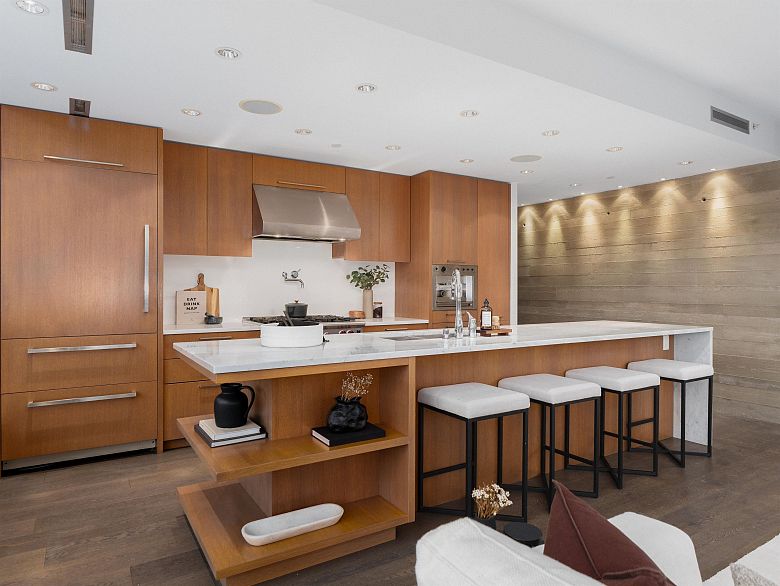 801 221 Union Street