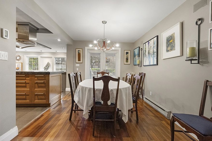 103 828 Gilford Street