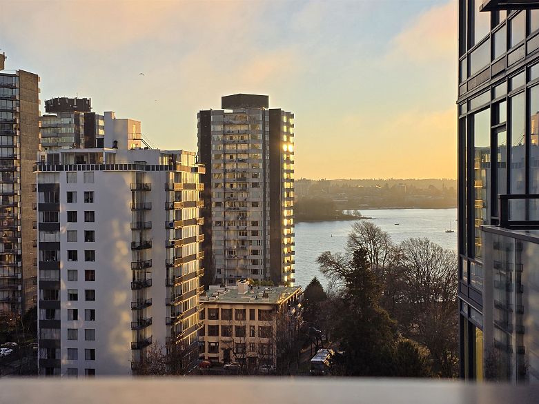 1103 1221 Bidwell Street