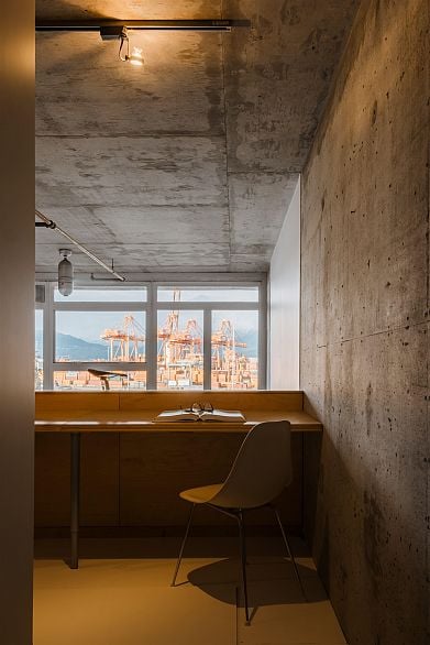 405 289 Alexander Street