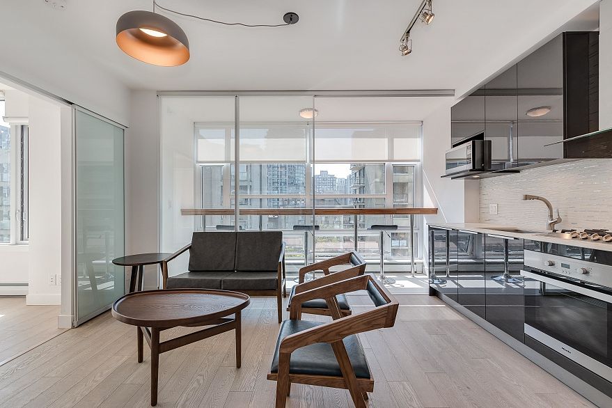 705 1283 HOWE STREET, Vancouver BC V6Z 1C1