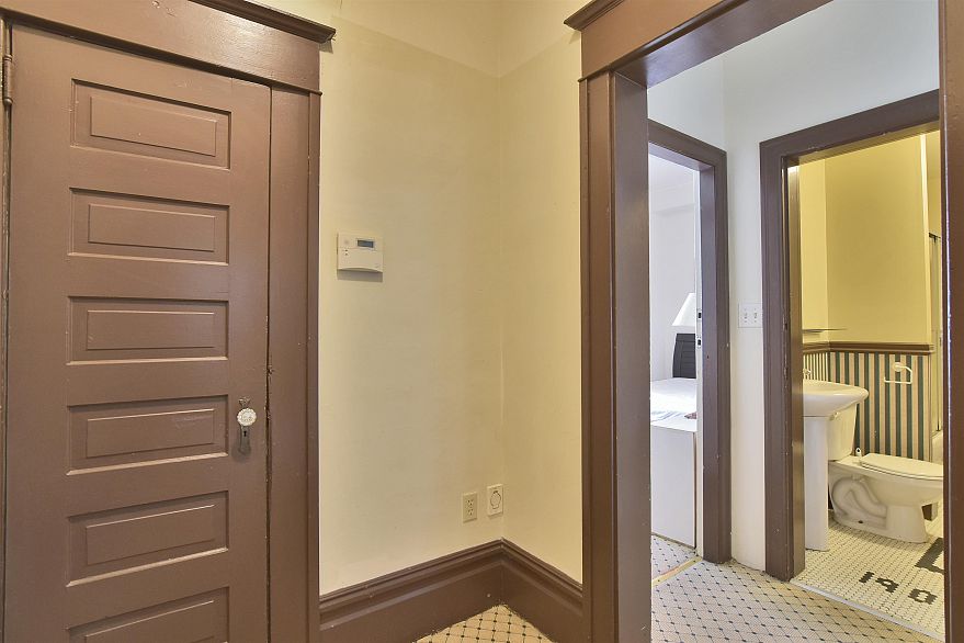 1 1517 COMOX STREET, Vancouver BC V6G 1P3