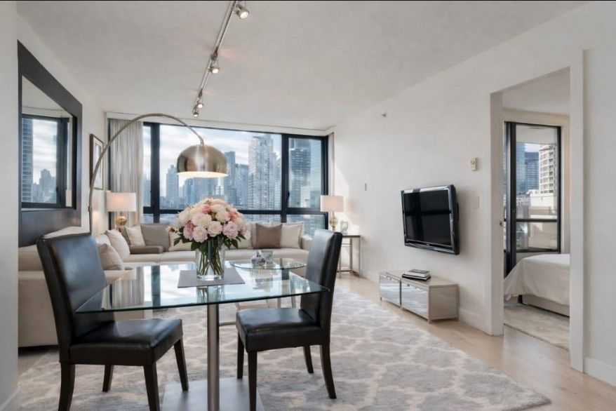 1110 928 Homer Street