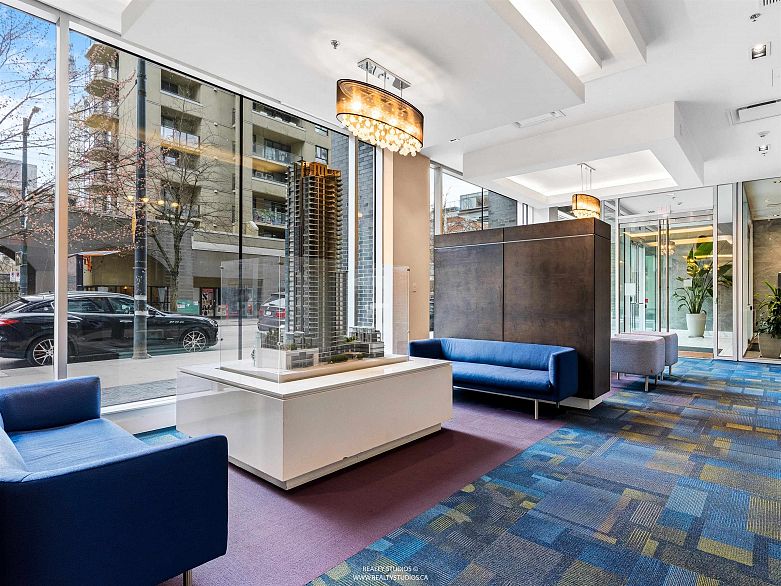 3305 1283 Howe Street