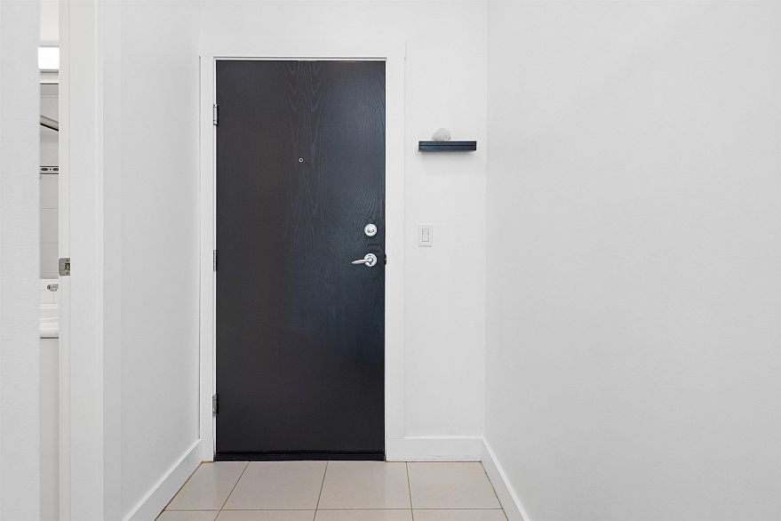 1605 1239 W Georgia Street