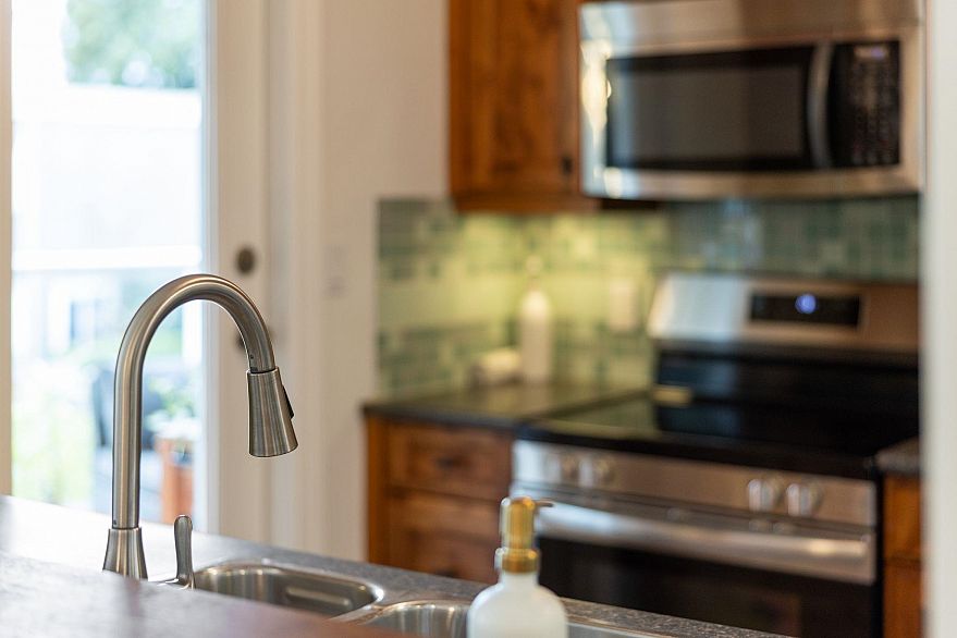 212 8450 Jellicoe Street