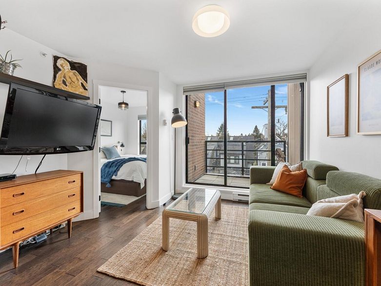 PH12 2150 E Hastings Street