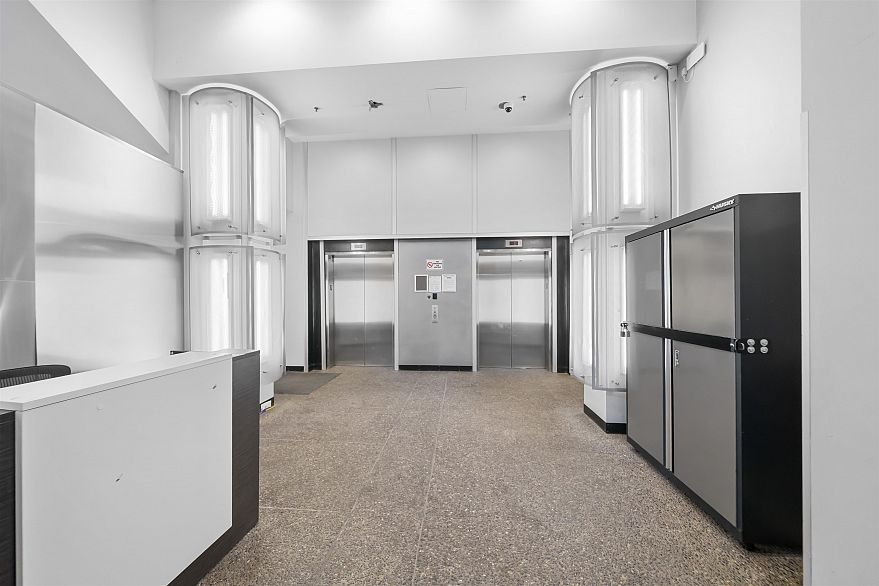 1012 933 Seymour Street