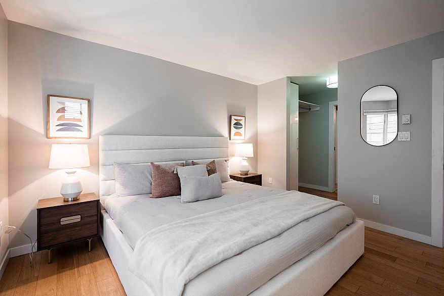 302 1263 Barclay Street