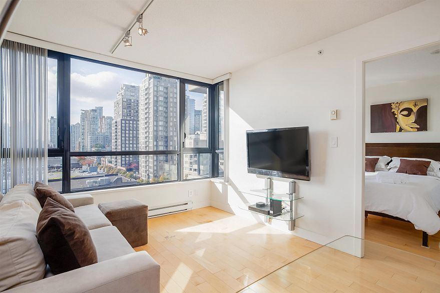 1110 928 Homer Street