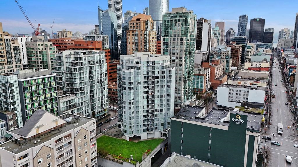 603 1212 Howe Street