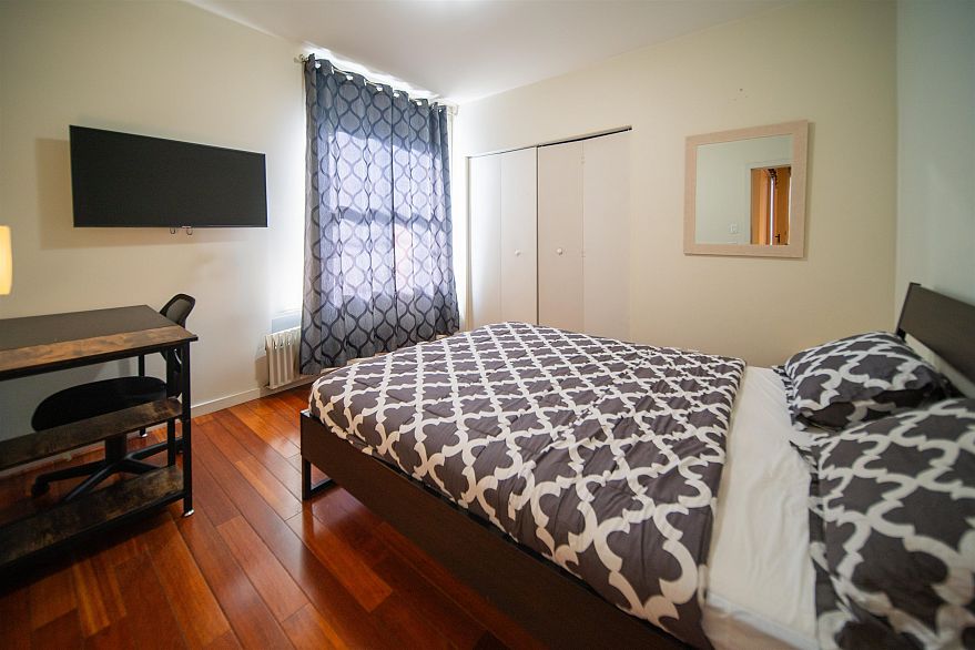 202 440 RICHARDS STREET, Vancouver BC V6B 2Z3