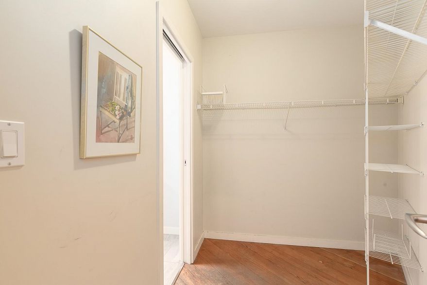 207 1178 Hamilton Street