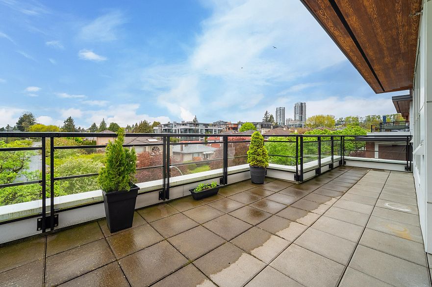 PH2 7988 Yukon Street