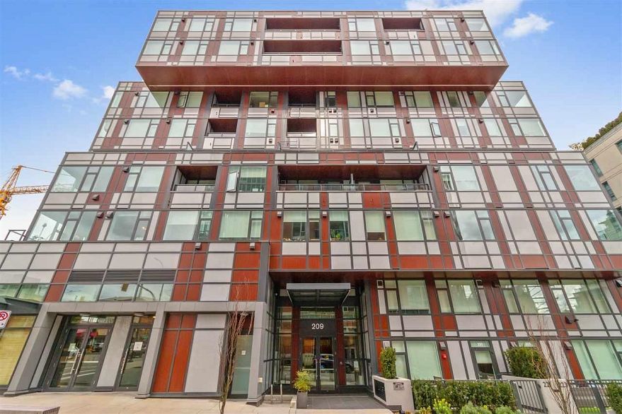 415 209 E 7 Avenue